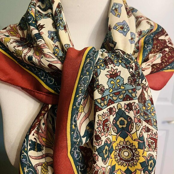 Vintage Mosaic-Inspired Square Scarf — Oriental Elegance (90 × 90 cm) - Picture 9 of 9